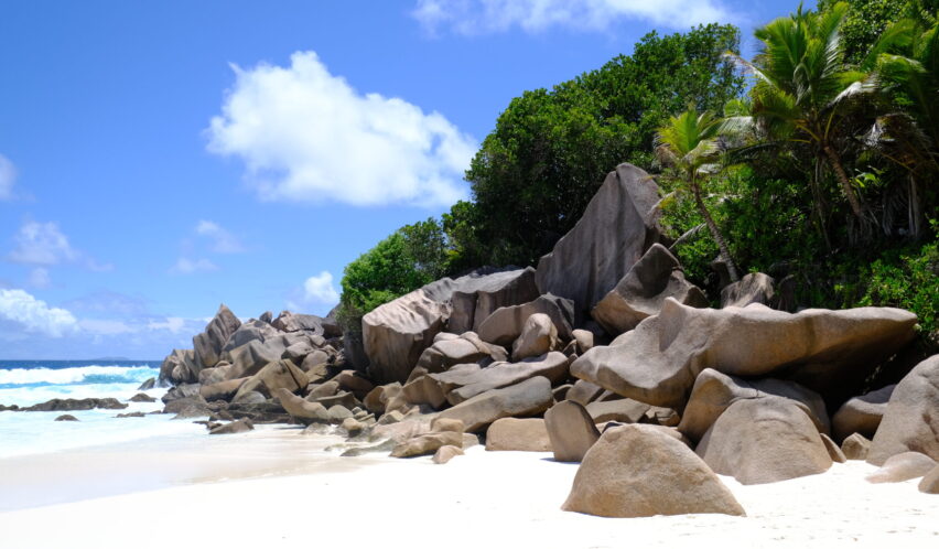 Paradiesischer Strand auf den Seychellen
