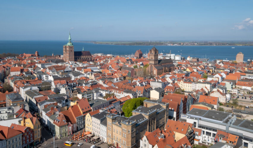 Die Stadt Stralsund an der Ostsee.